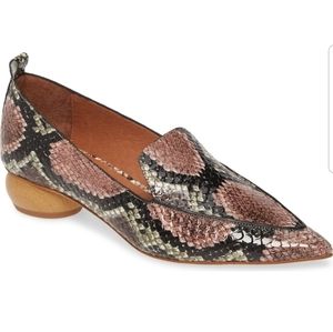 NIB Jeffrey Cambell snakeskin loafer heeled flats